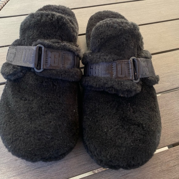 Mens UGG slippers size 11 - Picture 3 of 4